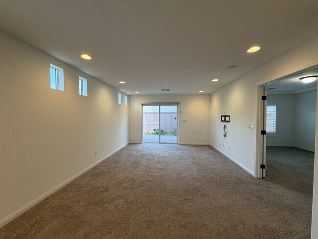Building Photo - 7008 W Steele Canyon St