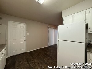 Building Photo - 2802 Lasses Blvd