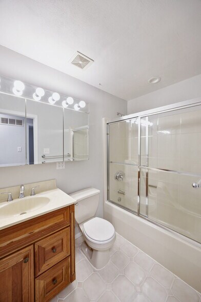 Building Photo - 1806 Partridge Dr