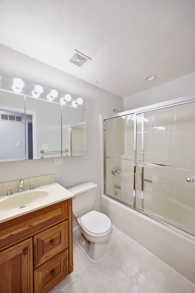 Building Photo - 1806 Partridge Dr