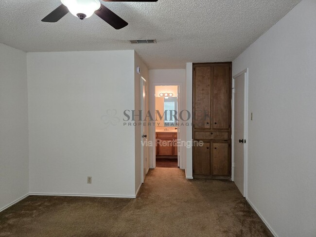 Building Photo - 200-202 Kettler Dr