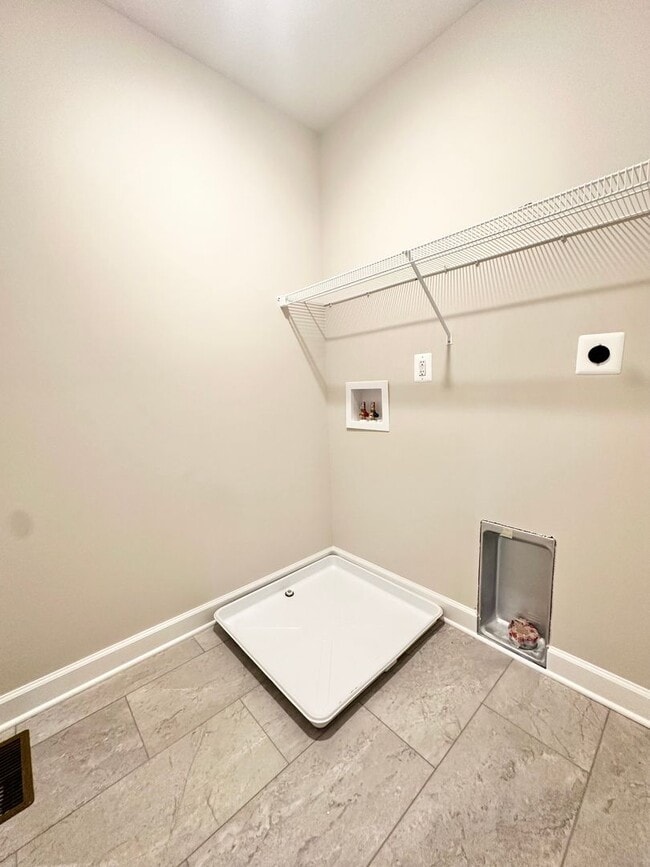 Building Photo - Brand New Townhouse for Rent in Congers Creek