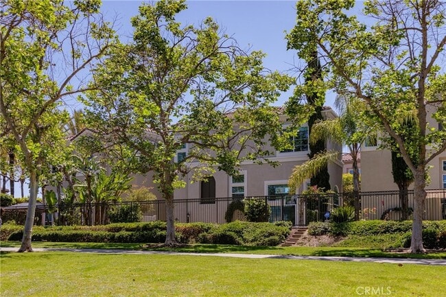 Building Photo - 225 Montana Del Lago Dr