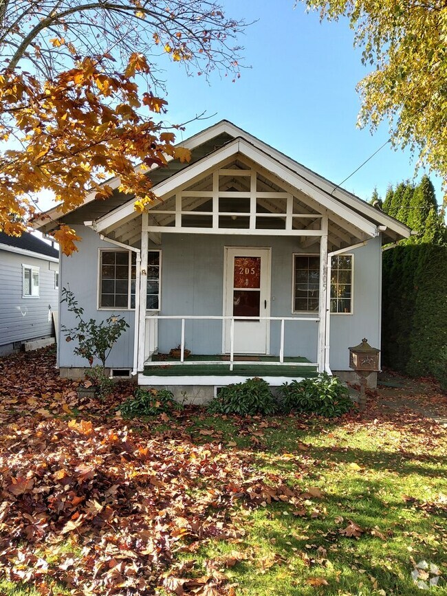 Building Photo - Single Family Home with 2 Car Garage