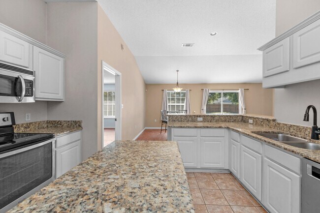 Building Photo - 5920 Ashton Woods Cir