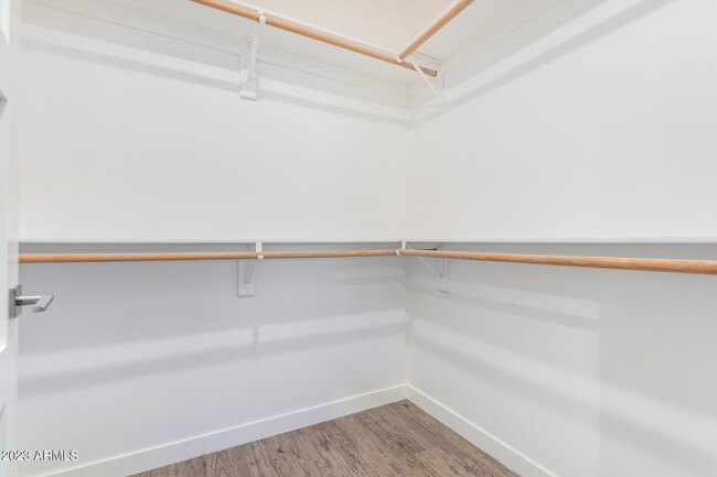 Building Photo - 2063 E Lemon St