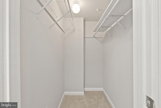 Building Photo - 1101 S Arlington Ridge Rd