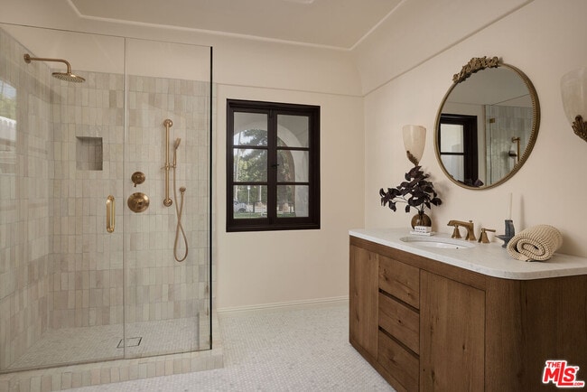 Building Photo - 1641 N Ogden Dr