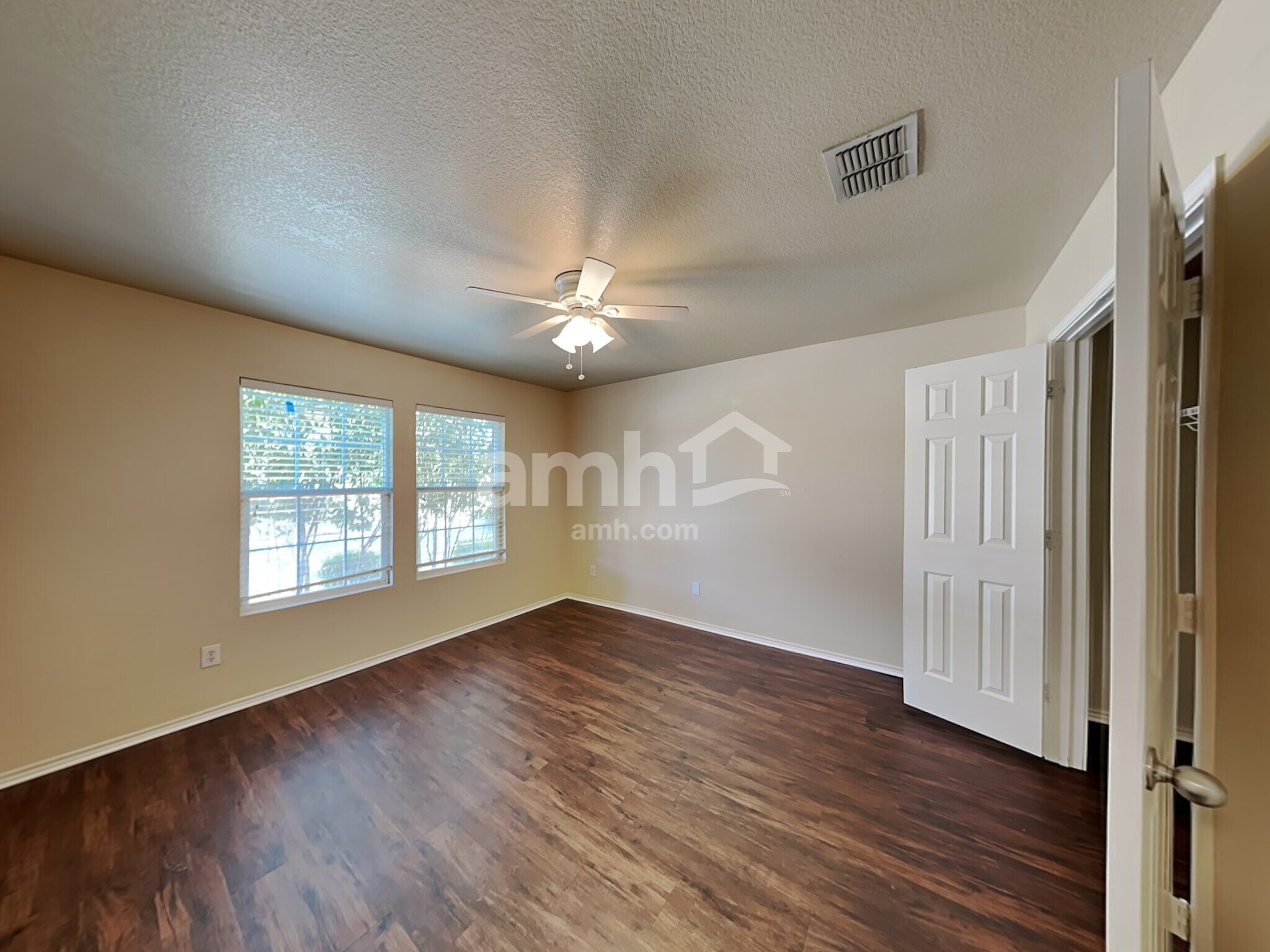 Building Photo - 1424 Evergreen St