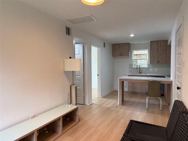 Building Photo - 3617 Rosalie St