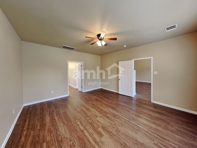 Building Photo - 3723 Holden Ct