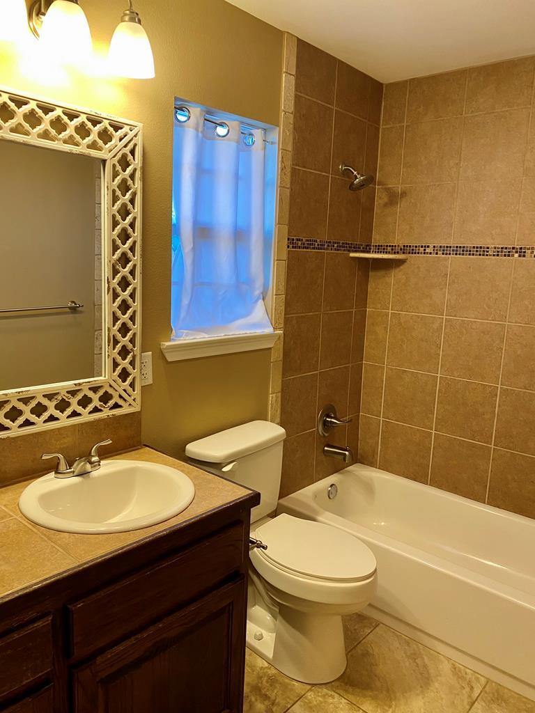 Building Photo - 9 Tracie Trl