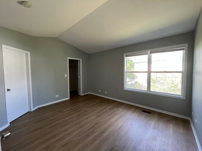Building Photo - 2826 Powell Ct