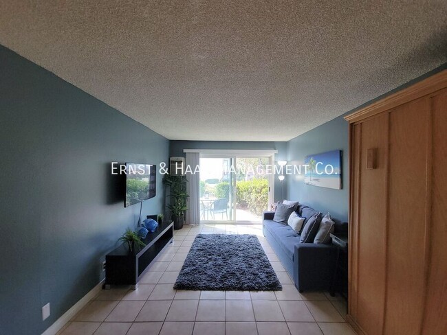 Building Photo - Beautiful 1 Bedroom Condo in Resort Styled...