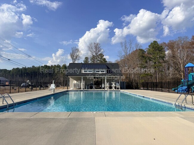 Building Photo - 810 Old Tarboro Rd