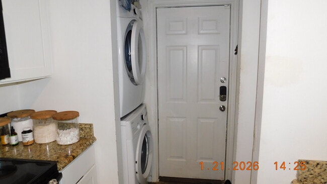 Building Photo - 225 Virginia St