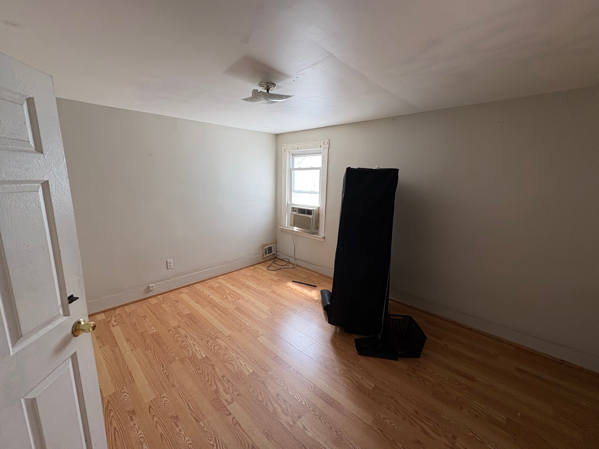 Building Photo - 207 Dunseith St