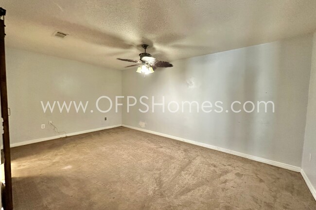 Building Photo - Spacious 4-Bedroom Home with Bonus Loft & Huge Backyard Deck – Available Now!