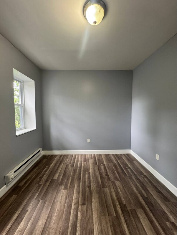 Building Photo - 153 Ave E