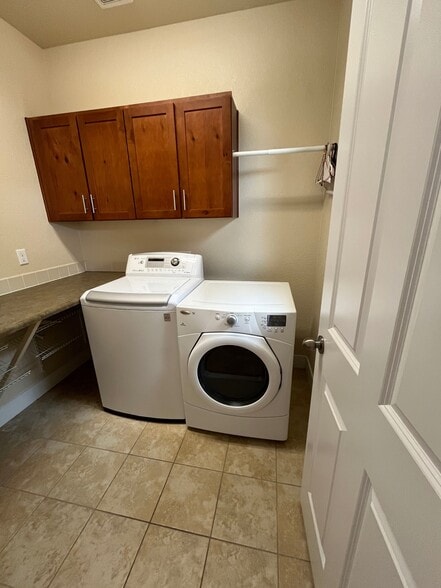 Building Photo - 7828 E 21st Ave