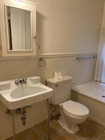 Building Photo - 6124 Old Dominion Dr