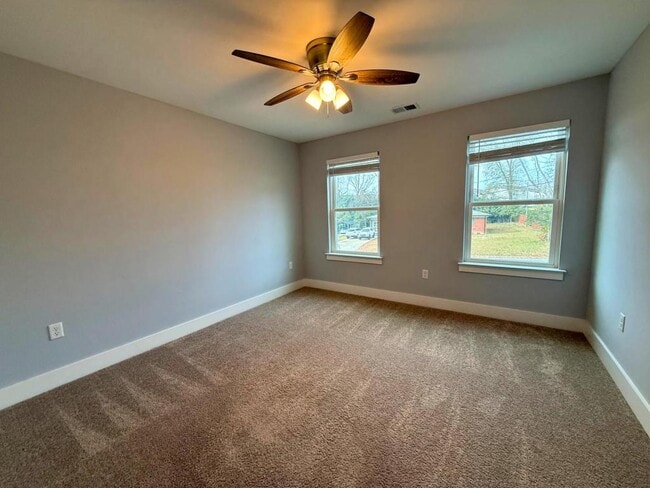 Building Photo - 6810 City View Dr