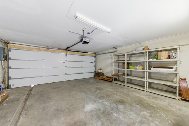 Building Photo - 8614 Oakford Dr