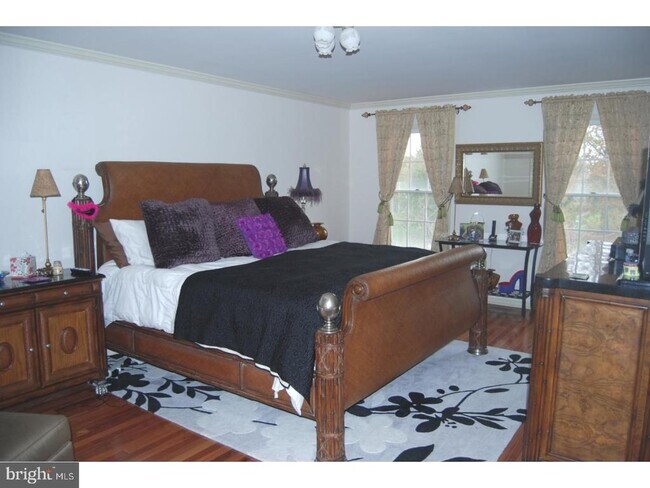 Building Photo - 5 Fox Chase Ln