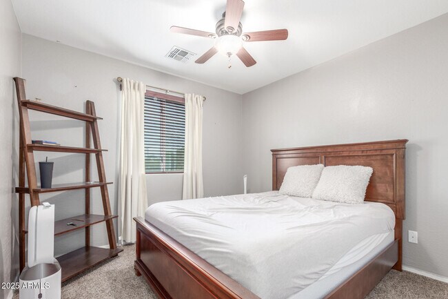 Building Photo - 4135 E Waterman Ct