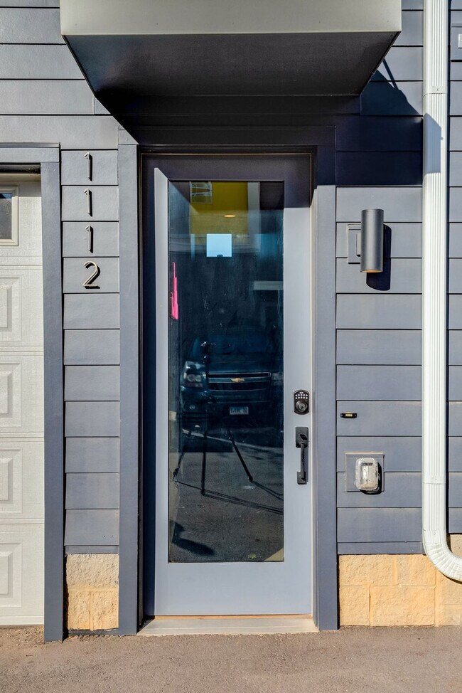 Building Photo - 1112 Harmony Way