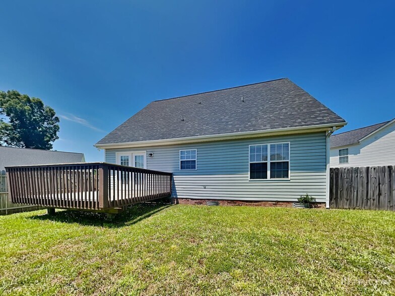Building Photo - 5204 Halverson Ct