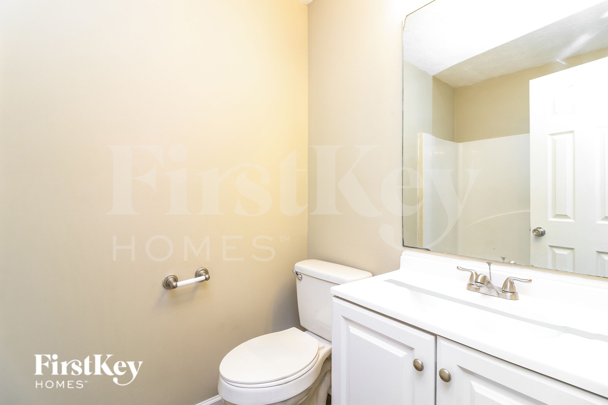 Building Photo - 325 Arapaho Dr SE