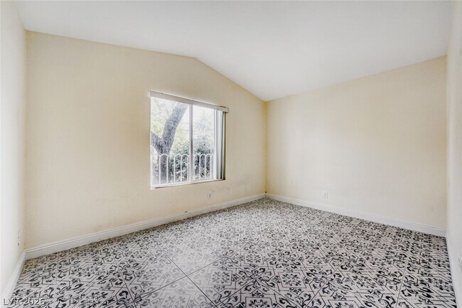 Building Photo - 8533 Sierra Cima Ln