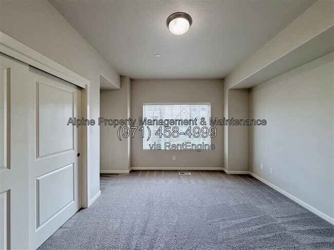 Building Photo - 14229 SW 169th Ave