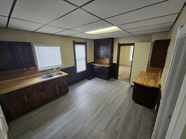 Building Photo - 540 E Park