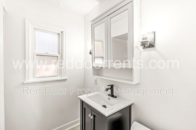 Building Photo - 1602 E 46th St