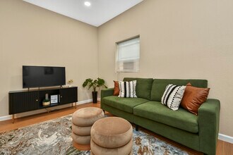 Building Photo - 1220 E Pacific St