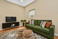 Building Photo - 1220 E Pacific St