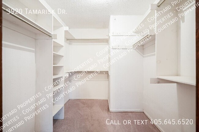 Building Photo - 3920 Tamarisk Dr