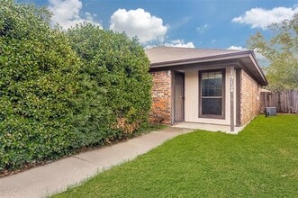 Building Photo - 1913 San Rafael St