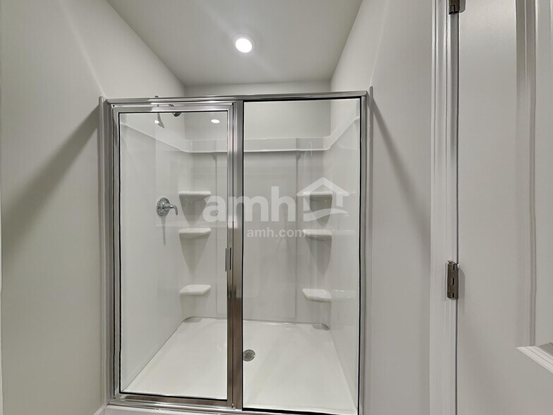 Building Photo - 4001 Zepelin Wy