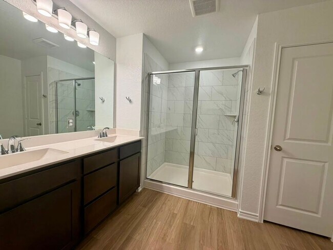 Building Photo - 7919 Mariposa Mnr