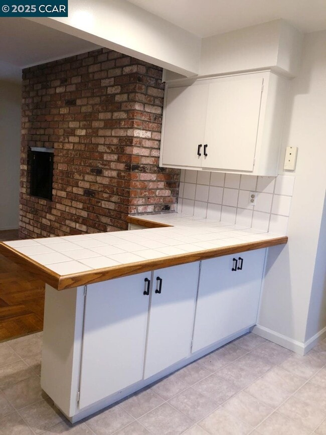 Building Photo - 44 Muth Dr