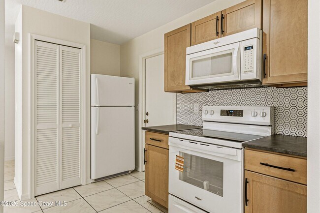 Building Photo - 972 S Fork Cir