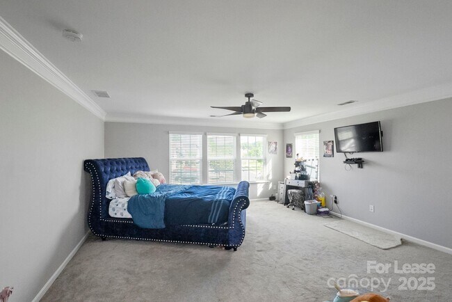 Building Photo - 188 Sweet Briar Dr