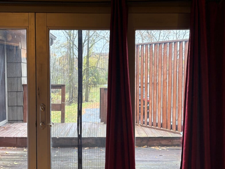 Building Photo - 105 Robert Dr