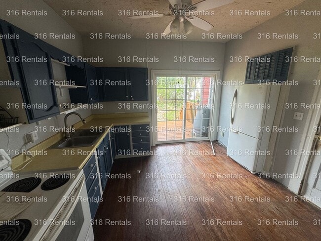 Building Photo - $799 - 2bed 1 bath - Single Family Home