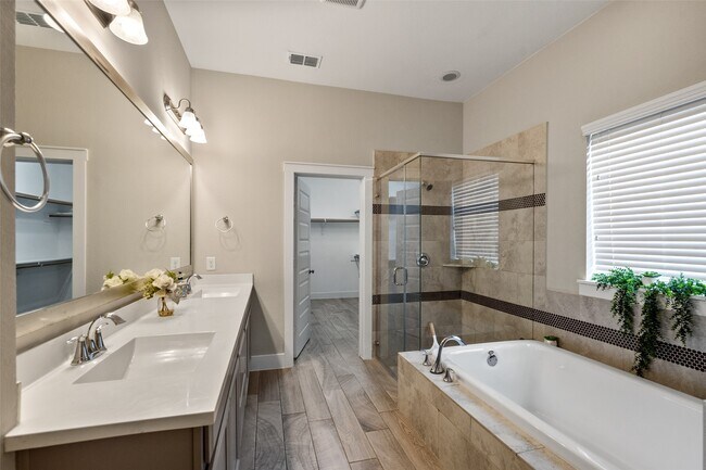 Building Photo - 16815 Osprey Bend Dr