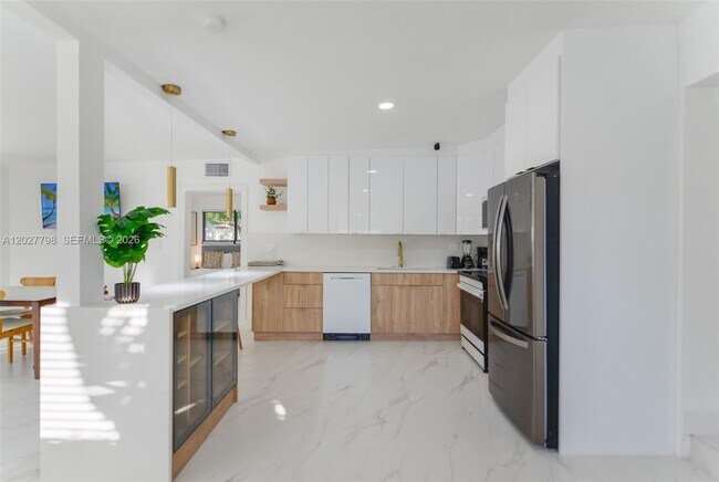 Building Photo - 415 NW 133rd St