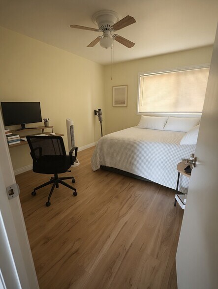 Second Room - 2201 Saint Louis Ave